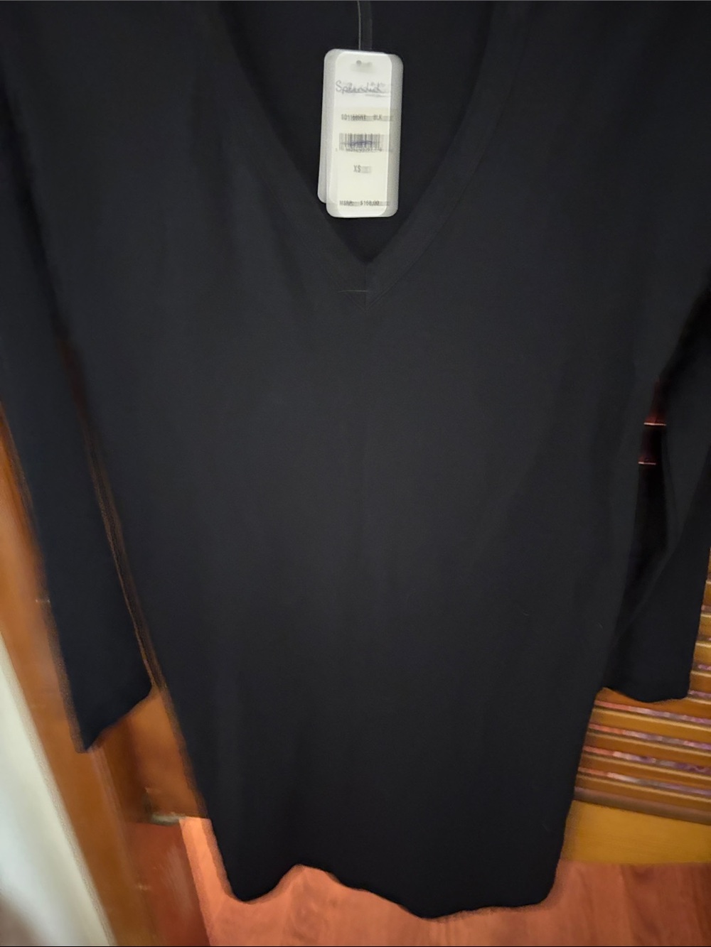 Splendid Black V-Neck Long Sleeve Tunic - Picture 7 of 8